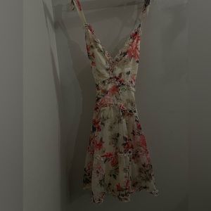Windsor Size XS Floral Flowing Dress